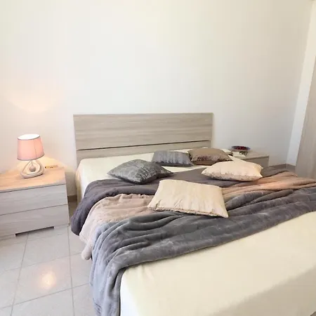 Casa Vacanze Rita 2 A 5 Posti Appartement