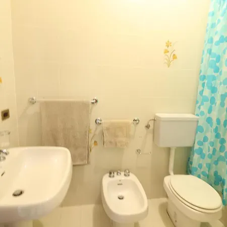Casa Vacanze Rita 2 A 5 Posti Appartement